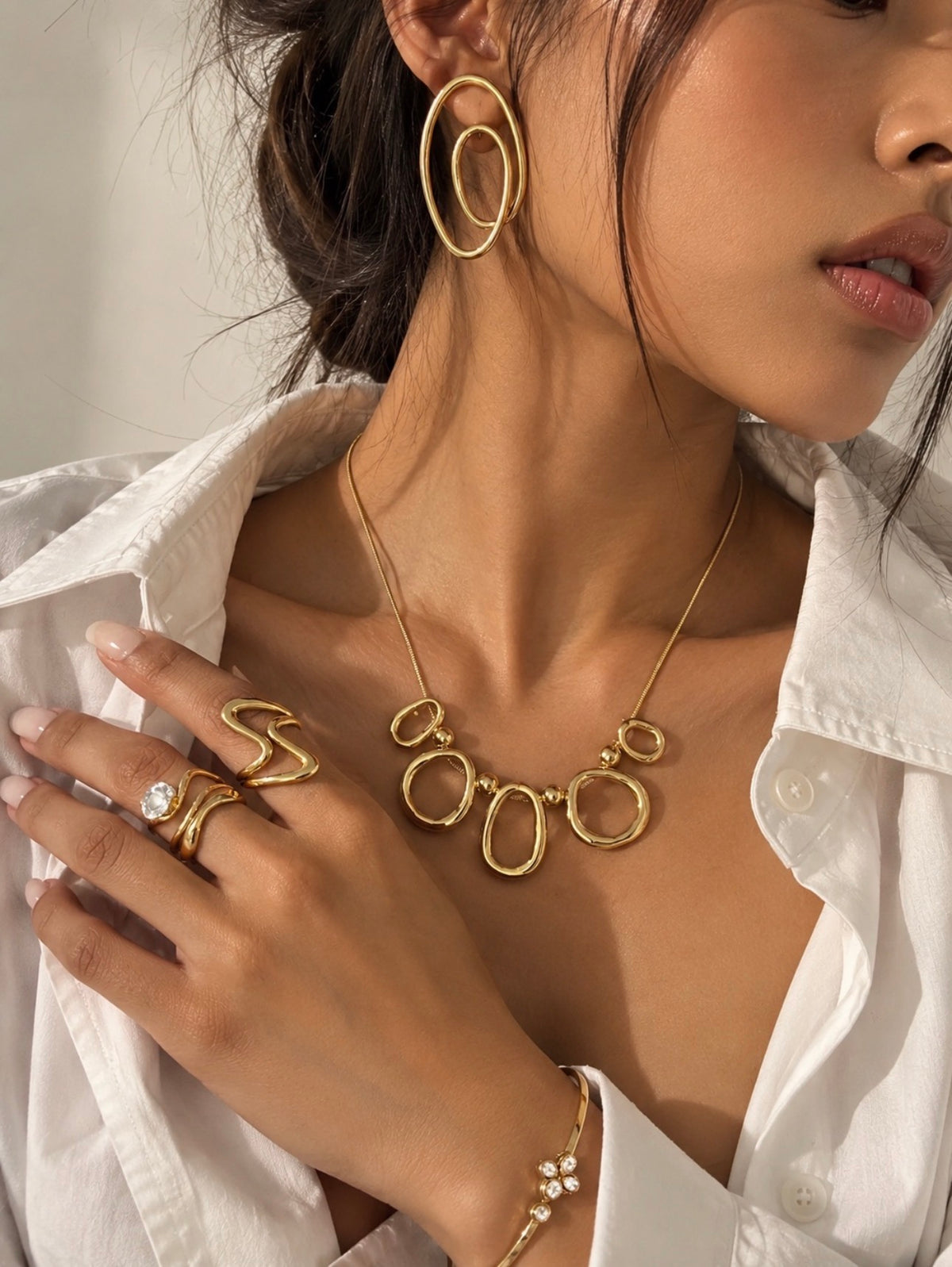 ORBIT NECKLACE